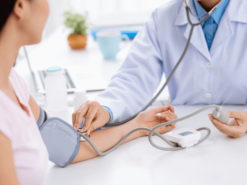 Tăng huyết áp vô căn – Căn bệnh nguy hiểm của tuổi già mà bạn cần lưu ý-1