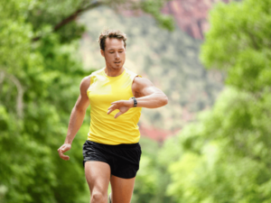 Nhịp tim khi chạy bộ: Cách đo và cải thiện sức khỏe tim cho mỗi bước chạy