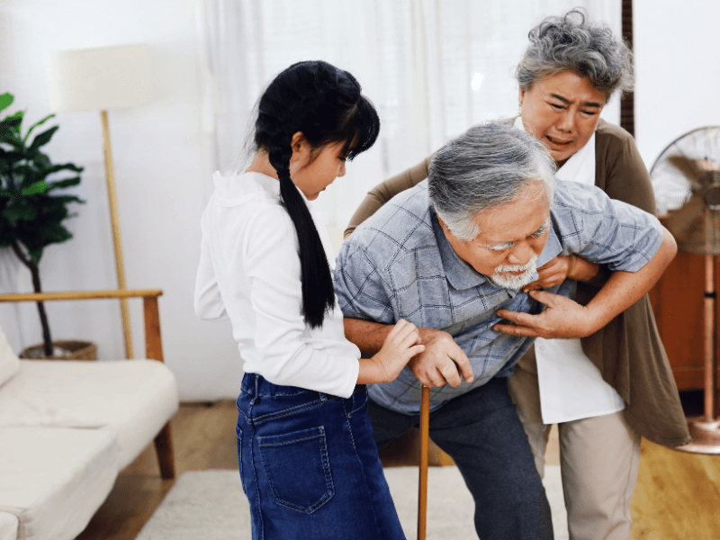 Bệnh suy tim ở người già: Nguy cơ và biểu hiện