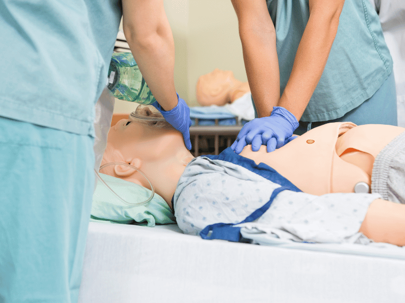 Hướng dẫn sơ cứu nhồi máu cơ tim: Biện pháp cứu sống trong tình huống khẩn cấp